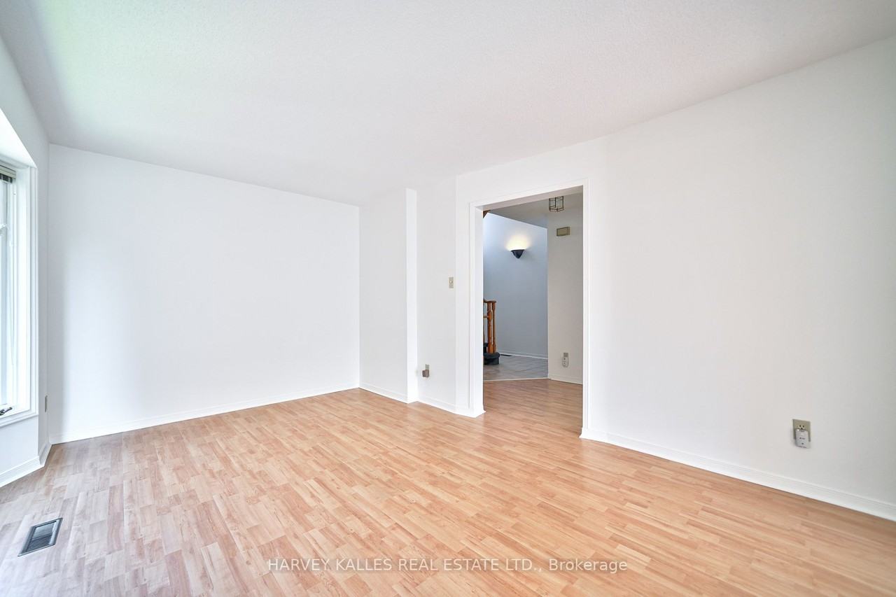 86 Bradbeer Crescent #None - Photo 2 of 6