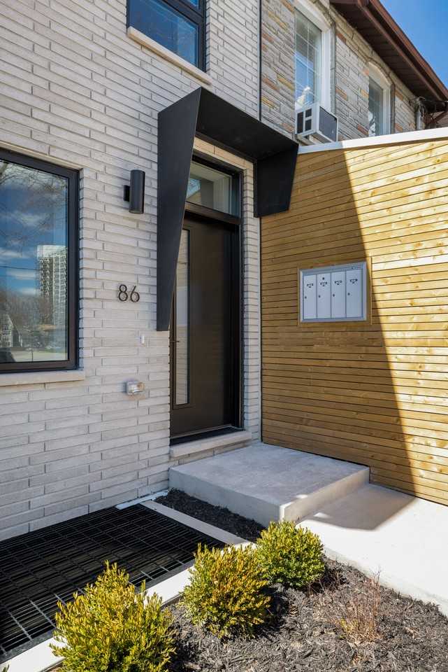 86 Lansdowne Avenue #Upper