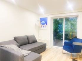 Rue Notre-Dame-de-l'île & Boulevard Sacré-Coeur #2 - Photo 1 of 1