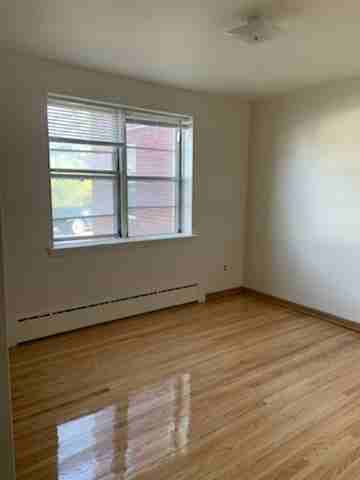 760 Osborne - Photo 3 of 6