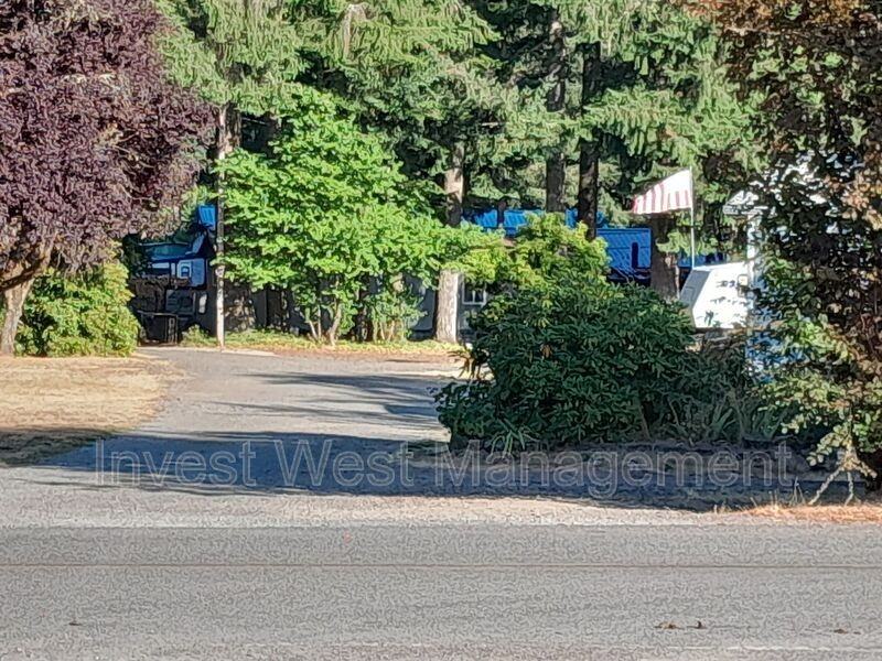 626 Silverbrook Rd - Photo 5 of 13