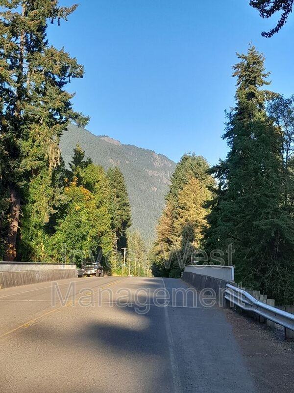 626 Silverbrook Rd - Photo 6 of 23