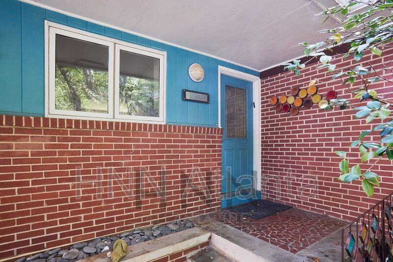 1056 Emerson Ave Se #A - Photo 2 of 17
