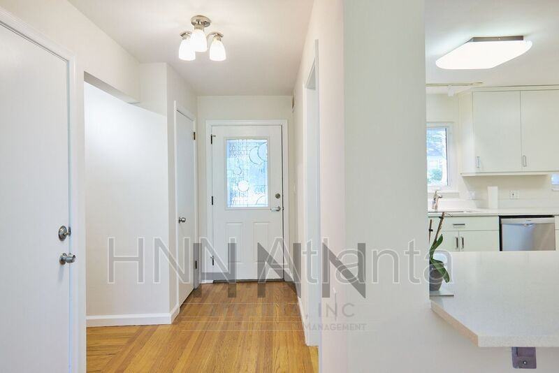 1056 Emerson Ave Se #A - Photo 3 of 17