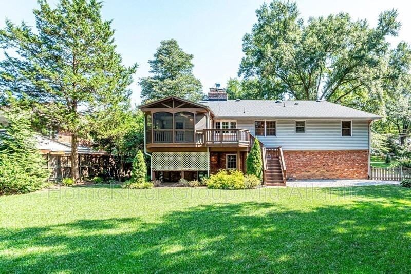 1009 Dalebrook Dr - Photo 2 of 19