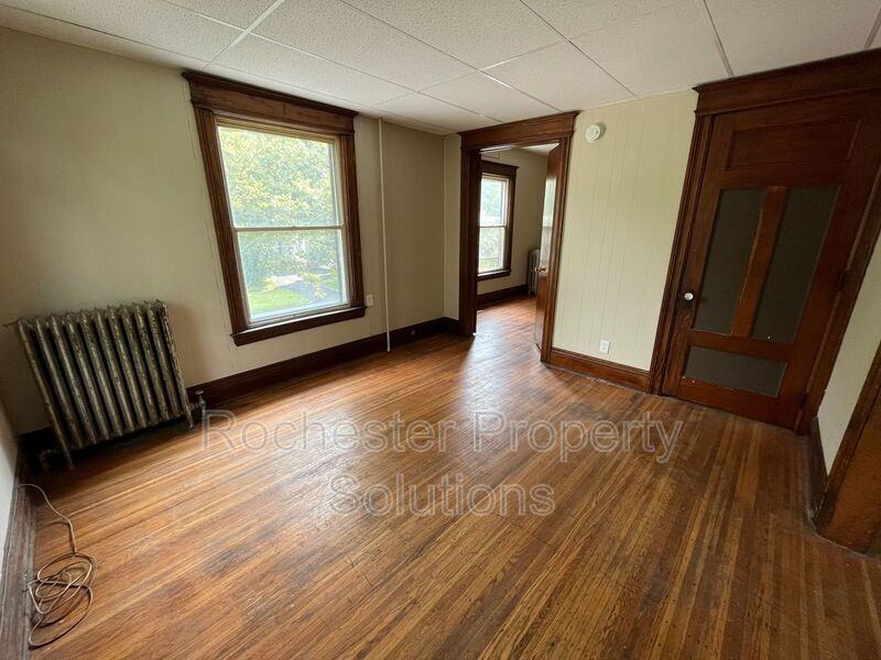 454 Glenwood Ave - Photo 2 of 11