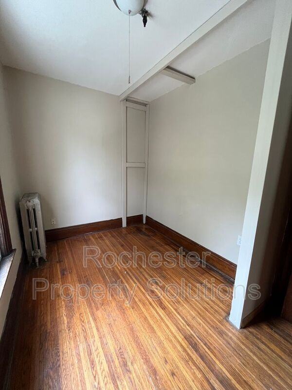 454 Glenwood Ave - Photo 3 of 11