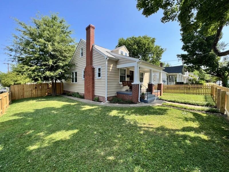 1819 Ingram Ave - Photo 2 of 21