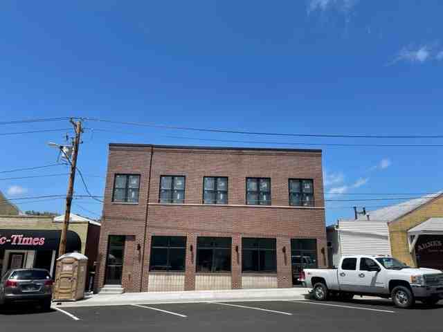 203 W Mill St #2B - Photo 2 of 3