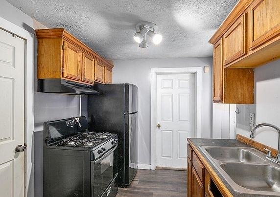 1109 Park St Sw #NA - Photo 3 of 17