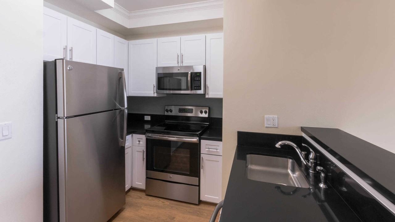 425 Broadway - Photo 4 of 25