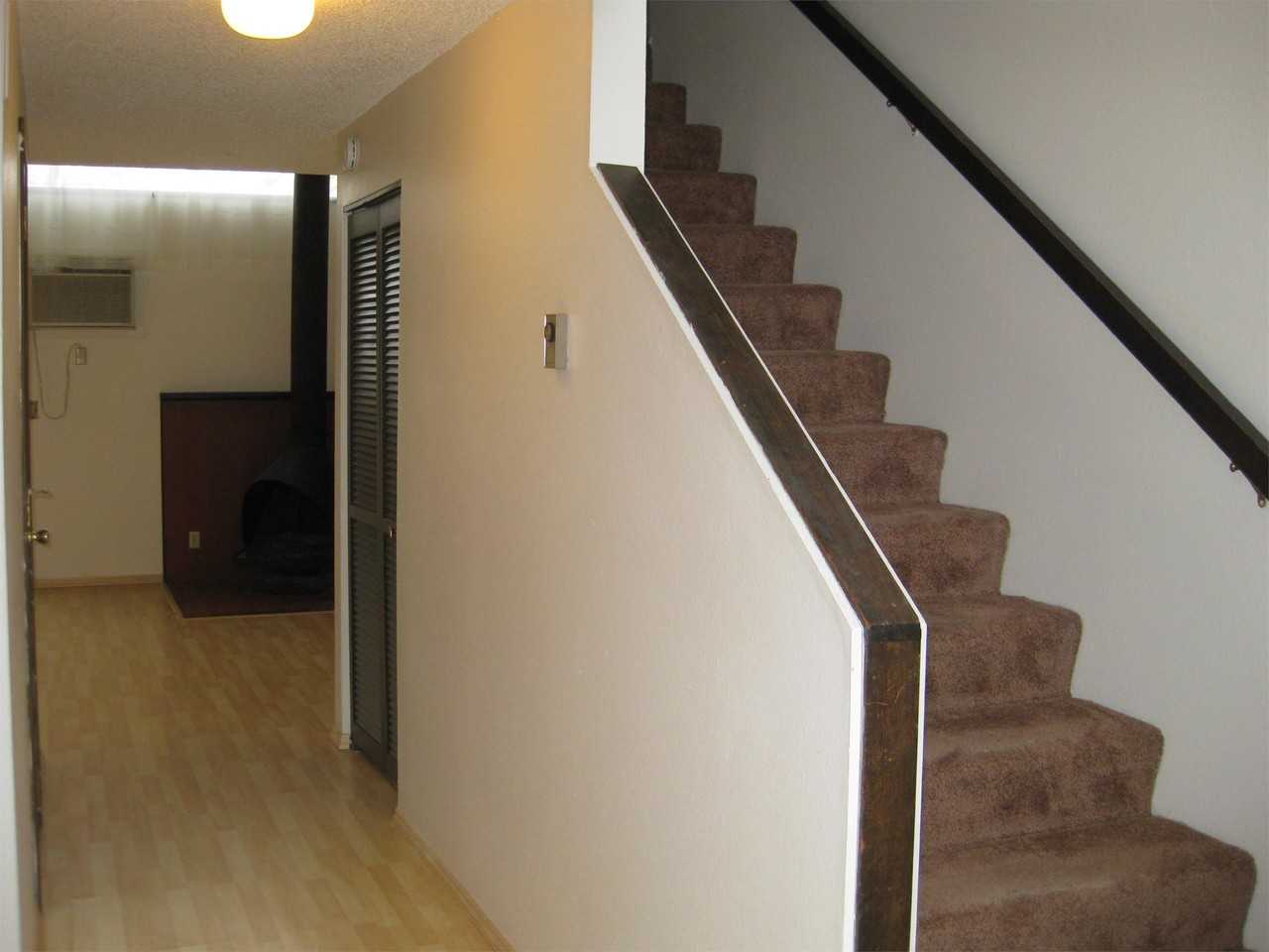 925 Coburg Rd #08 - Photo 2 of 9