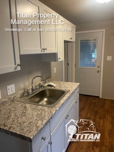 852 Jackson St Uppr #2 - Photo 3 of 9