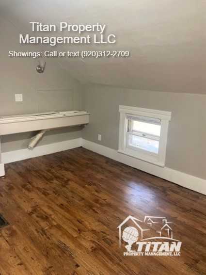 852 Jackson St Uppr #2 - Photo 7 of 9