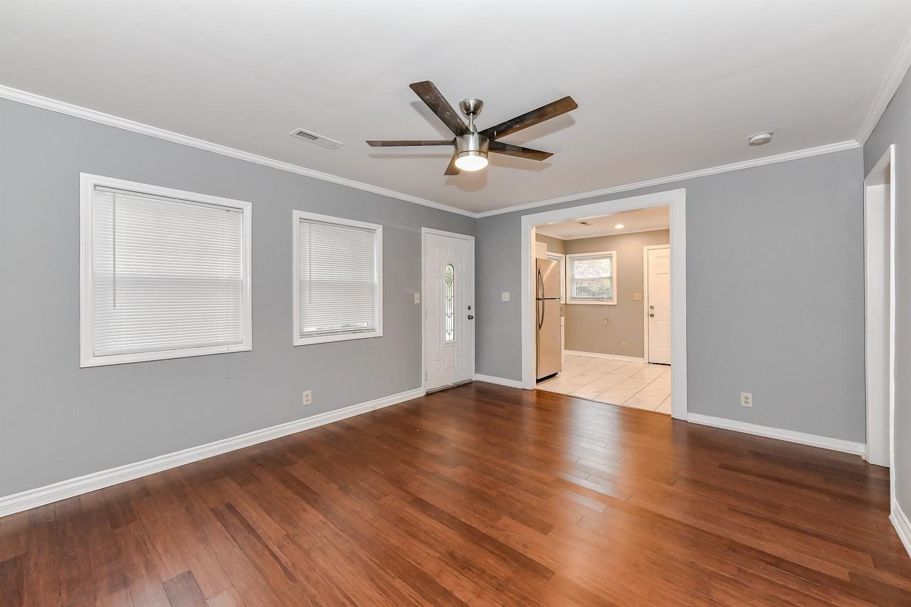 306 Plymouth Ave #1 - Photo 5 of 13