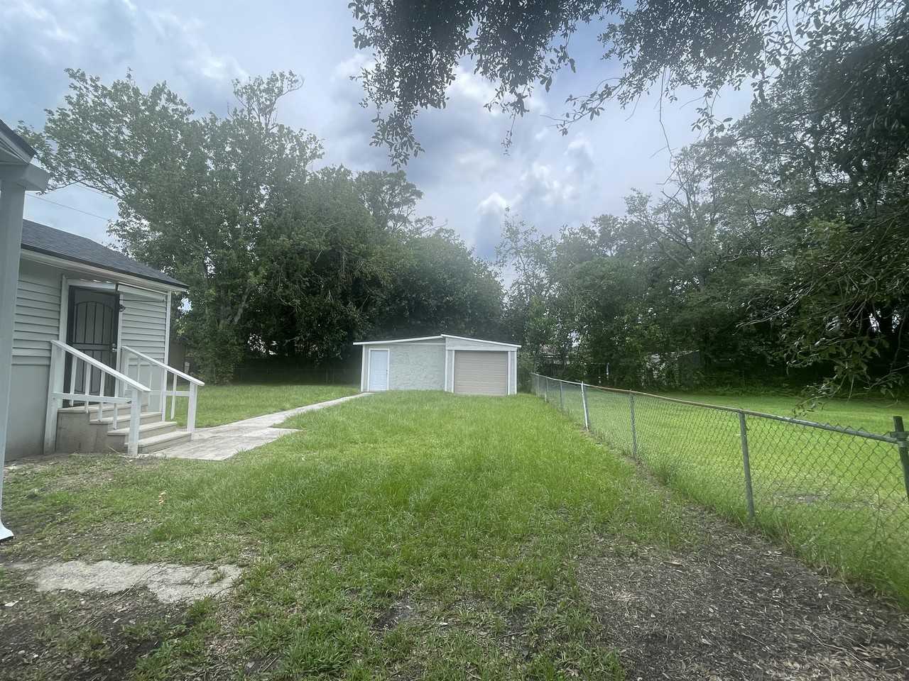 3083 W 19th St #1 - Photo 3 of 19