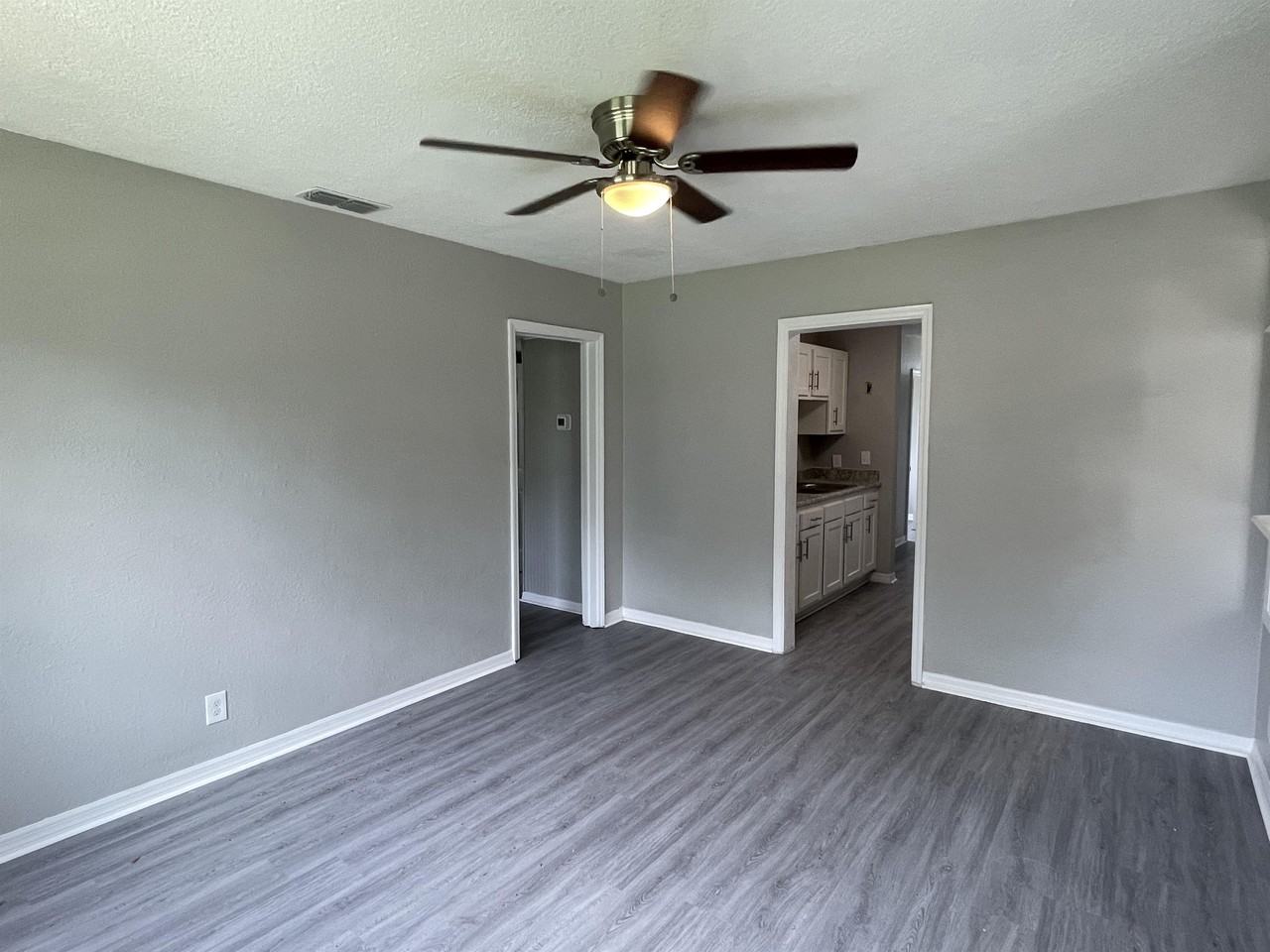 3083 W 19th St #1 - Photo 4 of 19