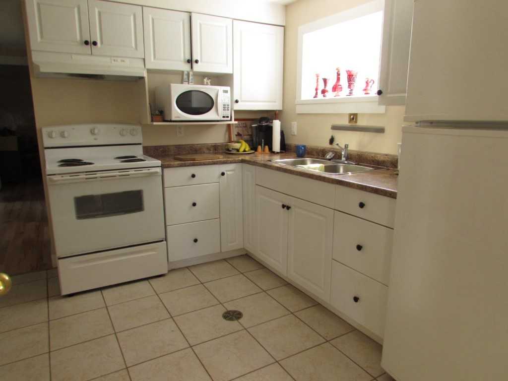 100 Eagle Cres Lowr - Photo 3 of 13