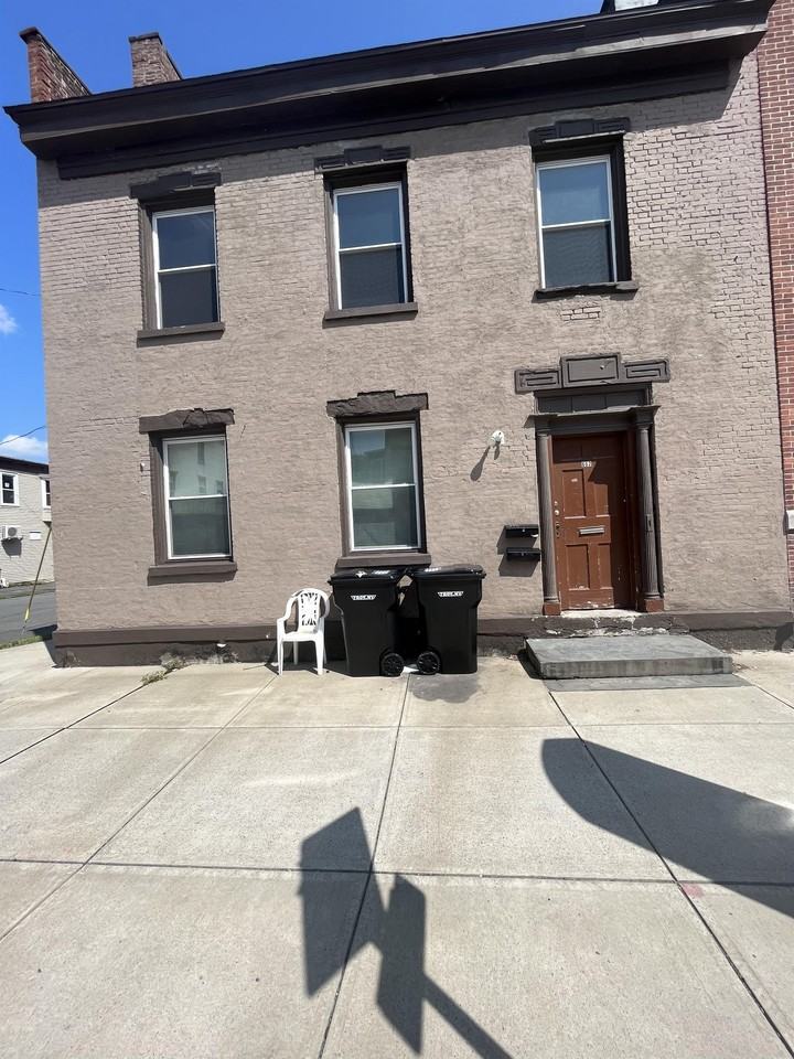 662 2nd Ave #4