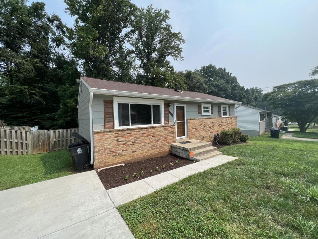 8400 Richville Dr - Photo 2 of 20