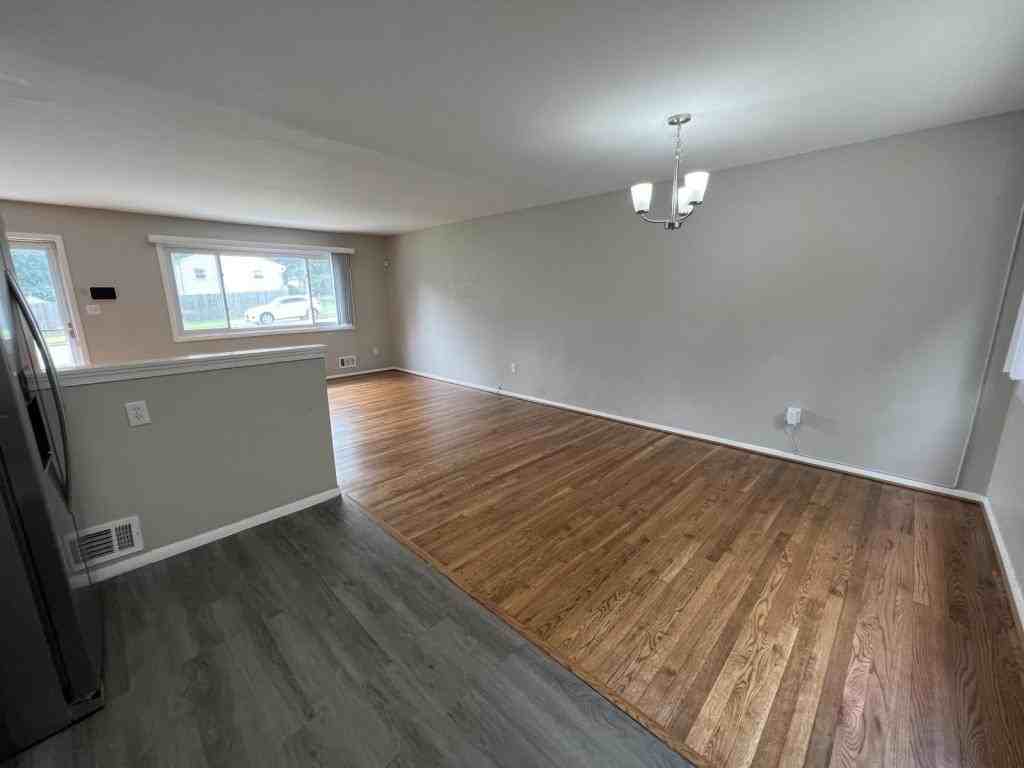 8400 Richville Dr - Photo 5 of 20