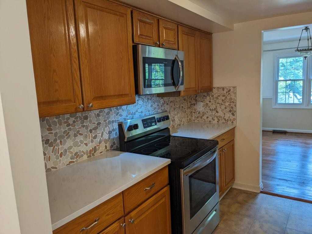 7479 Zanuck Ct - Photo 5 of 35