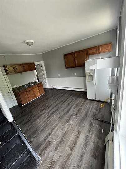 1103 1st St - Photo 3 of 8