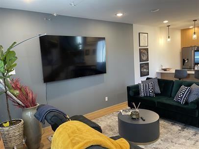 718 S Willow St #1 - Photo 3 of 17