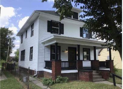 1211 Summit St - Photo 3 of 50