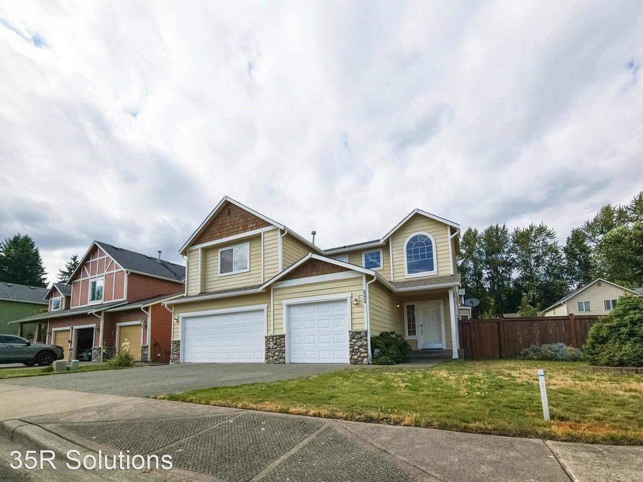 6204 Ne 7th Pl - Photo 3 of 32