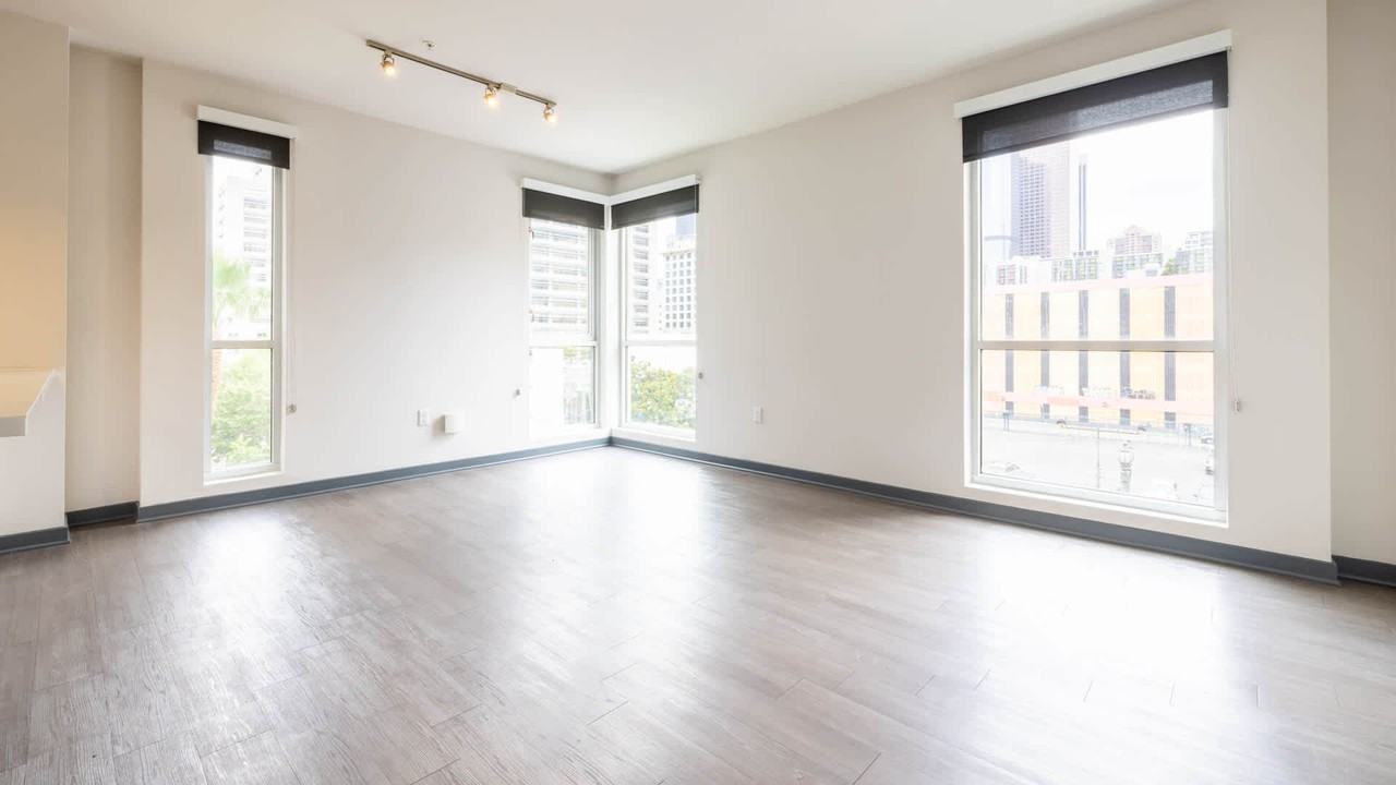 STOA - Photo 7 of 50