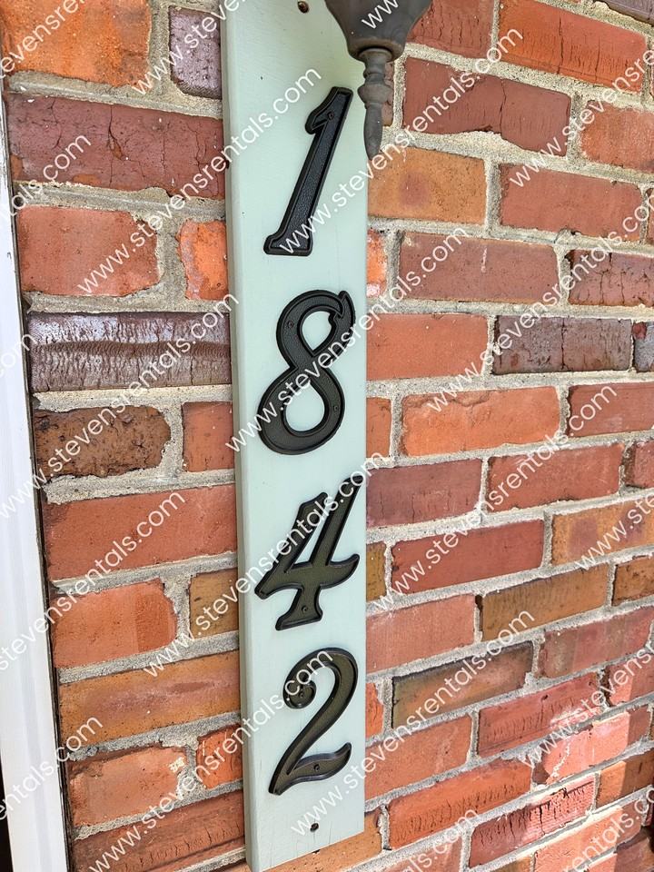 1842 Reynolds Rd - Photo 2 of 12