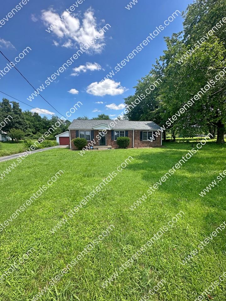 1842 Reynolds Rd - Photo 3 of 12