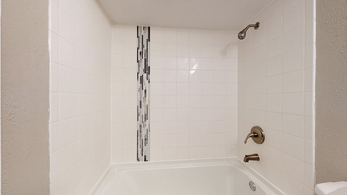 2560 S Valley Hwy #18 - Photo 2 of 25