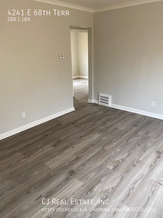4241 E 68th Ter - Photo 3 of 11