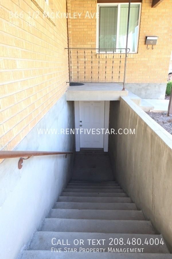 366 1/2 Mckinley Ave - Photo 3 of 14
