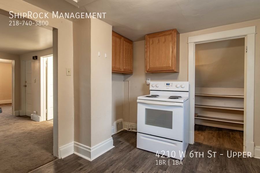 4210 W 6th St - Photo 3 of 11