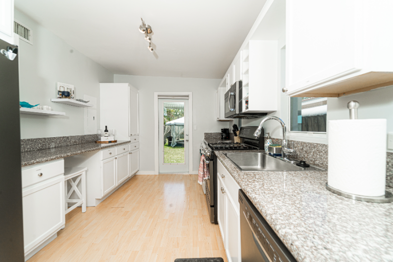 1650 Jackson St - Photo 6 of 18