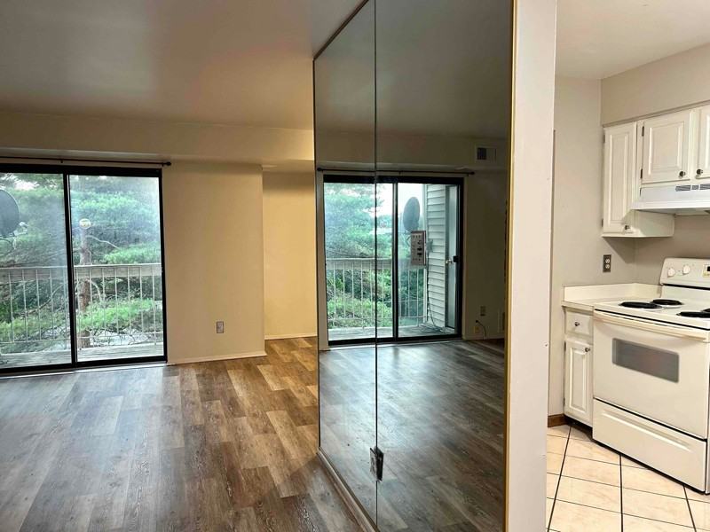 30445 Wmile Road - Photo 2 of 9