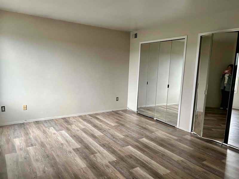 30445 Wmile Road - Photo 4 of 9