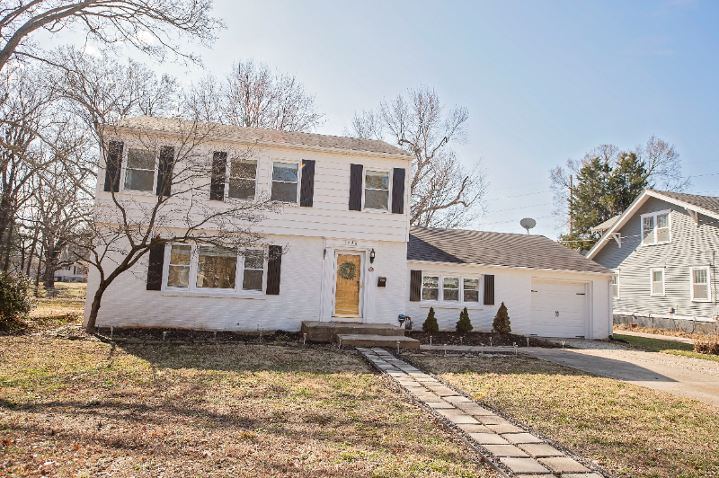 1448 E Walnut St - Photo 2 of 27