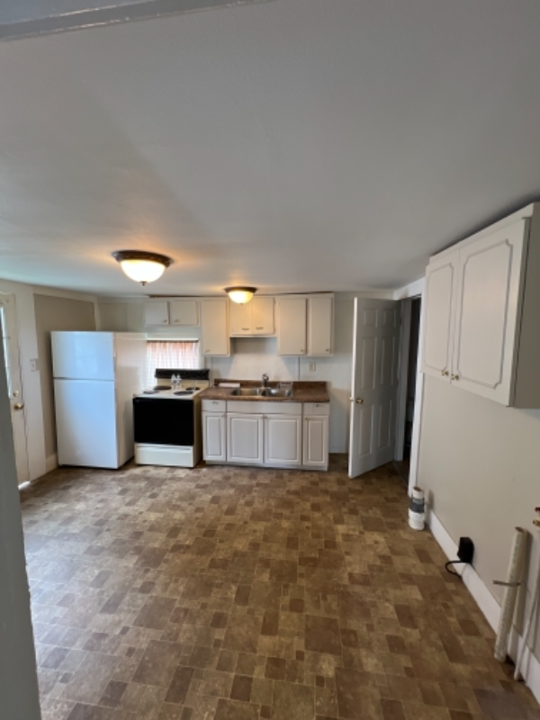 826 Jefferson Ave - Photo 3 of 6