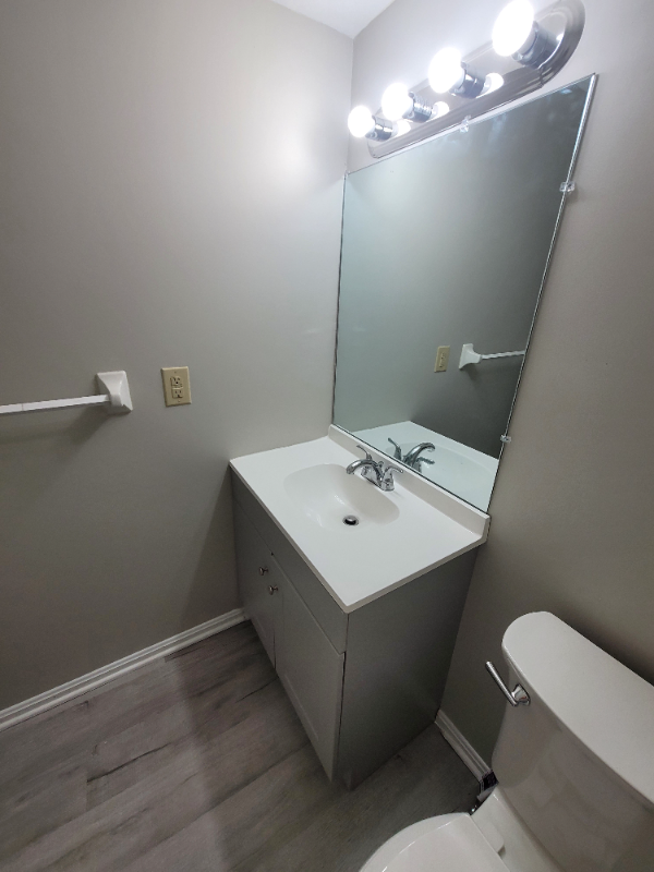 1014 Schneider St Se - Photo 3 of 11