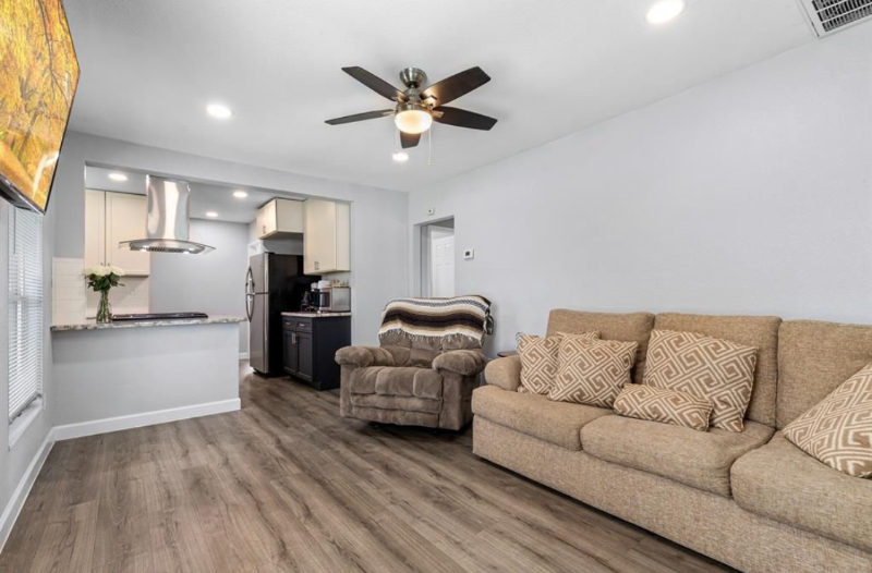 9413 Clinton Dr - Photo 6 of 18