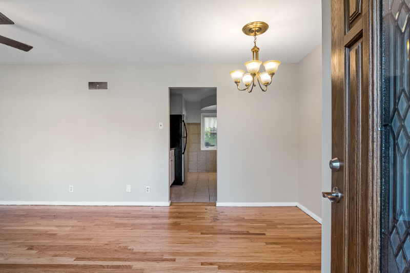 1624 Maldon Ln - Photo 2 of 23