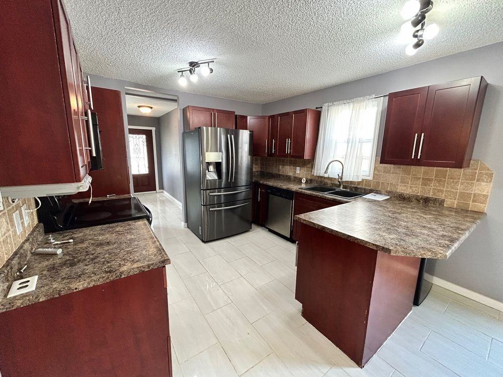 130 Windsor Dr - Photo 2 of 22