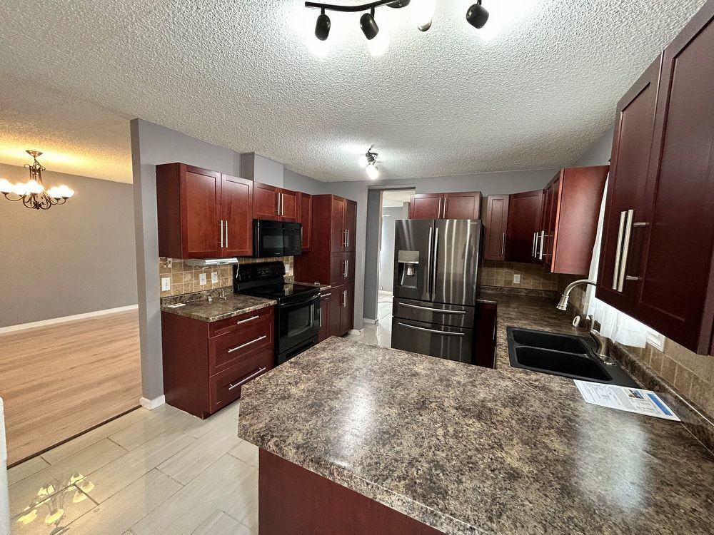 130 Windsor Dr - Photo 3 of 22