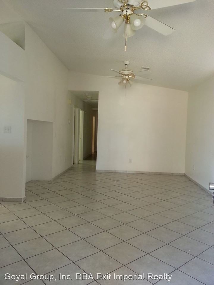 143 E Delta St - Photo 2 of 17