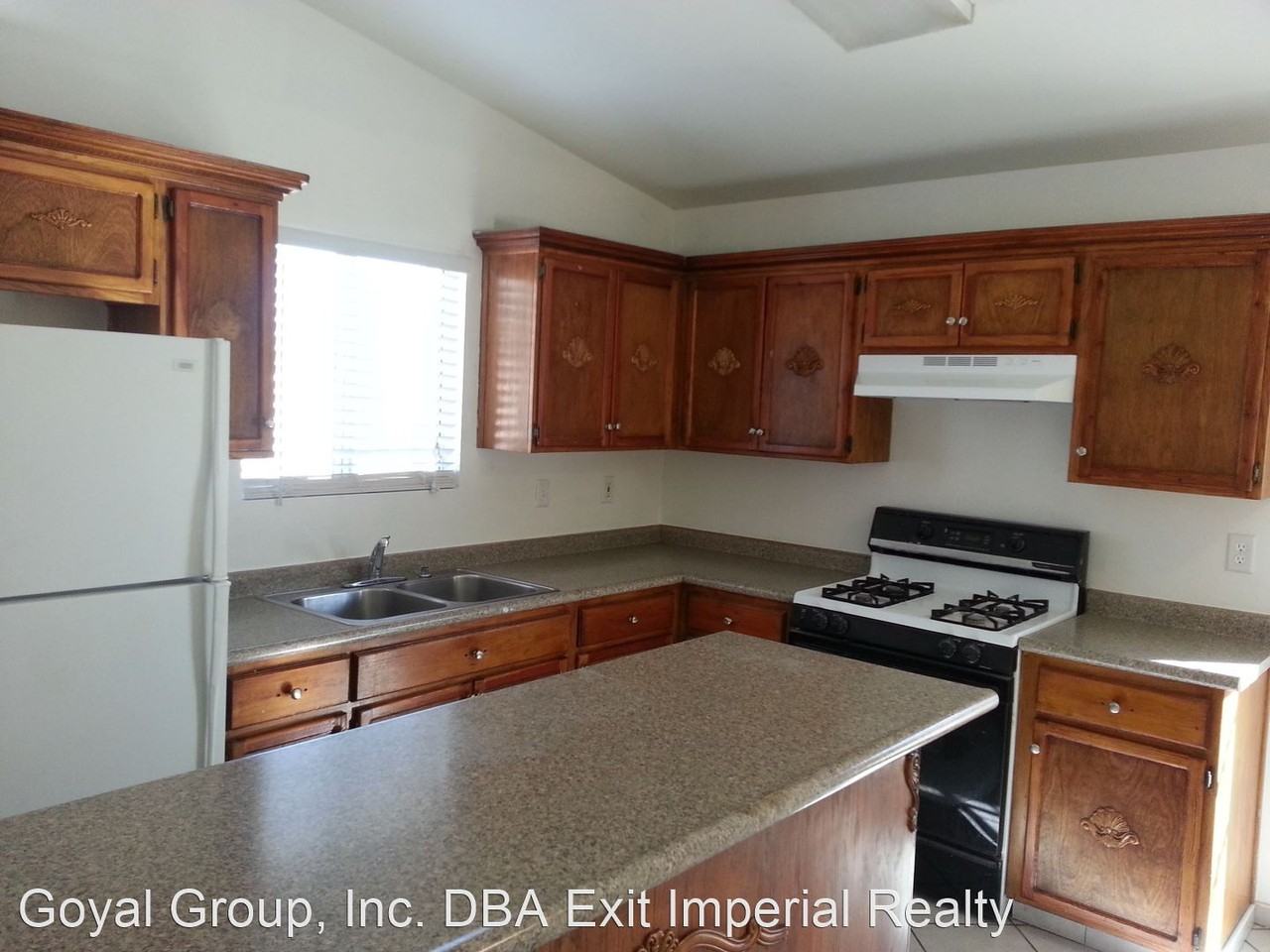 143 E Delta St - Photo 3 of 17