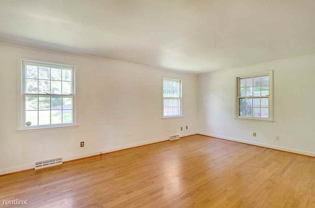 1636 Meadowbrook Heights Rd - Photo 3 of 14